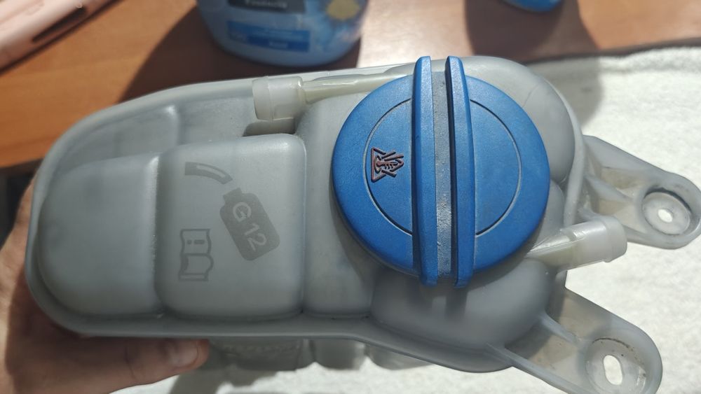 Reservatório de água radiador (Audi A4 Avant B8.5)