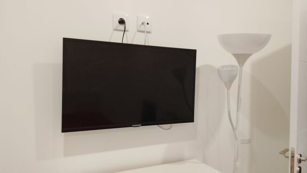 Tv 32 polegadas Thomson como nova