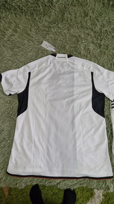 Оригінальна футболка adidas
