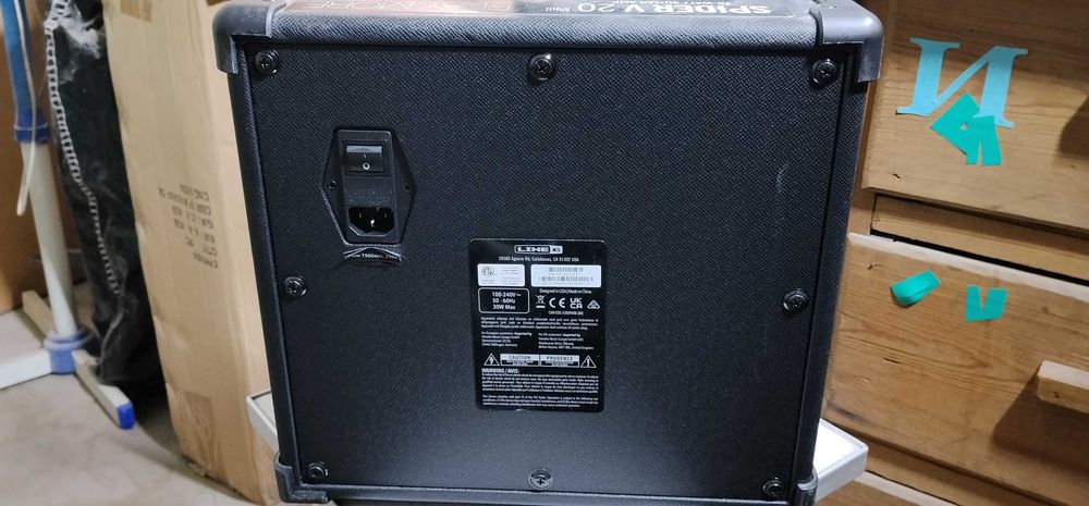 продам комбік line 6 spider v 20 mkII