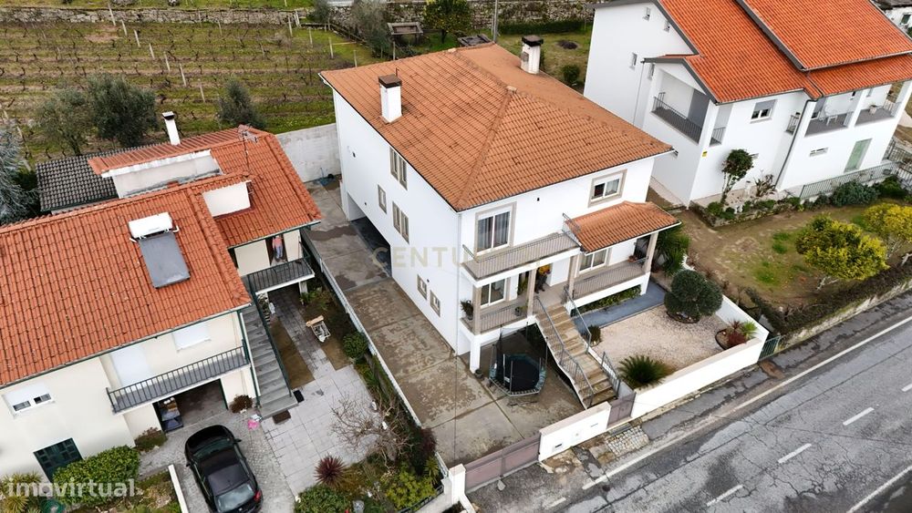 Casa T6 em Fragosela, Viseu - Vista Privilegiada e Conforto