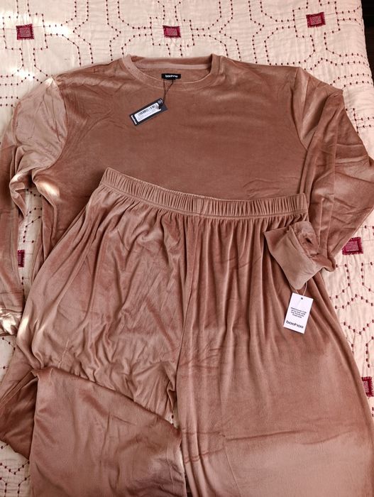 Костюм жіночий прогулянковий Boohoo плюшевий комфортний.. Для високих