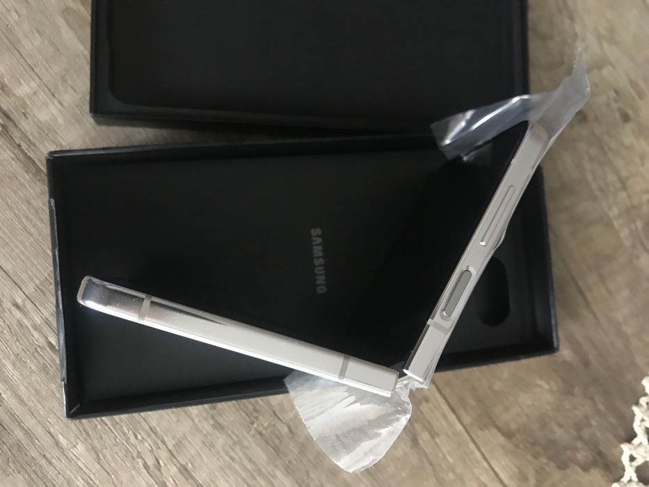 Samsung Galaxy Z FLIP 5