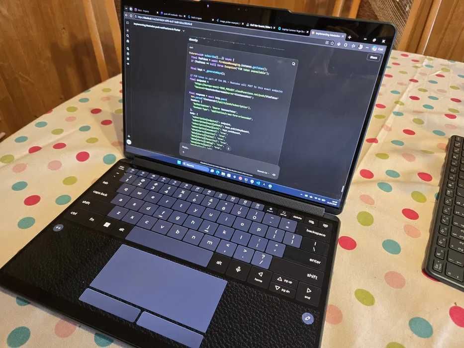 Lenovo Yoga Book 9i i7 13-го покоління, 16 ГБ оперативної пам'яті