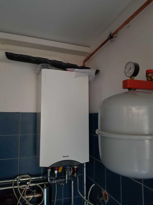 Dom 135 m² centrum Giżycka . Stan prawie deweloperski . 3 kondygnacje . Możliwość działalności
