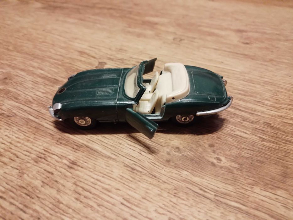 Jaguar E Cabriolet; McToy 1:38