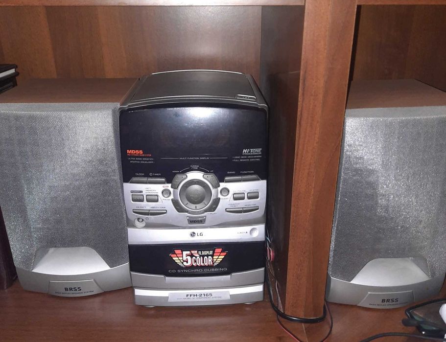 Продам музыкальный центр LG FFH-2165  бывший в работе.