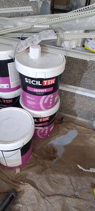 Isovit Secil Tek revestimento acrílico colorido para capoto.
