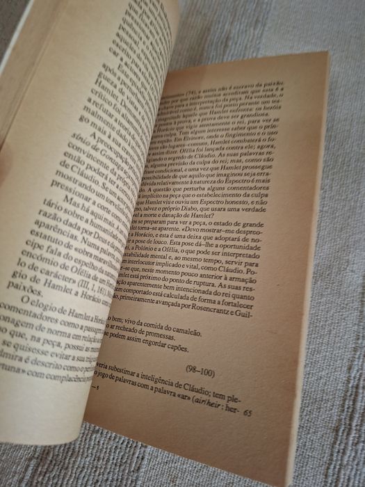 Hamlet de Shakespeare livro de apoio da Europa América