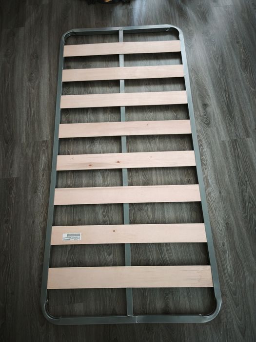 Estrado Cama Solteiro em Ótimo estado