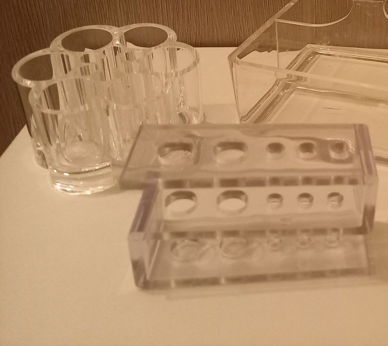 Akrylowy przezroczysty organizer i (2 sztuki)