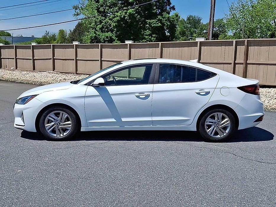 Hyundai Elantra Value Edition      2019
