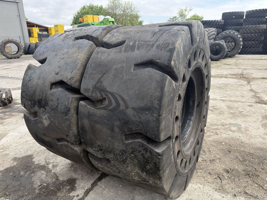 Opony 26.5x25 SOLID