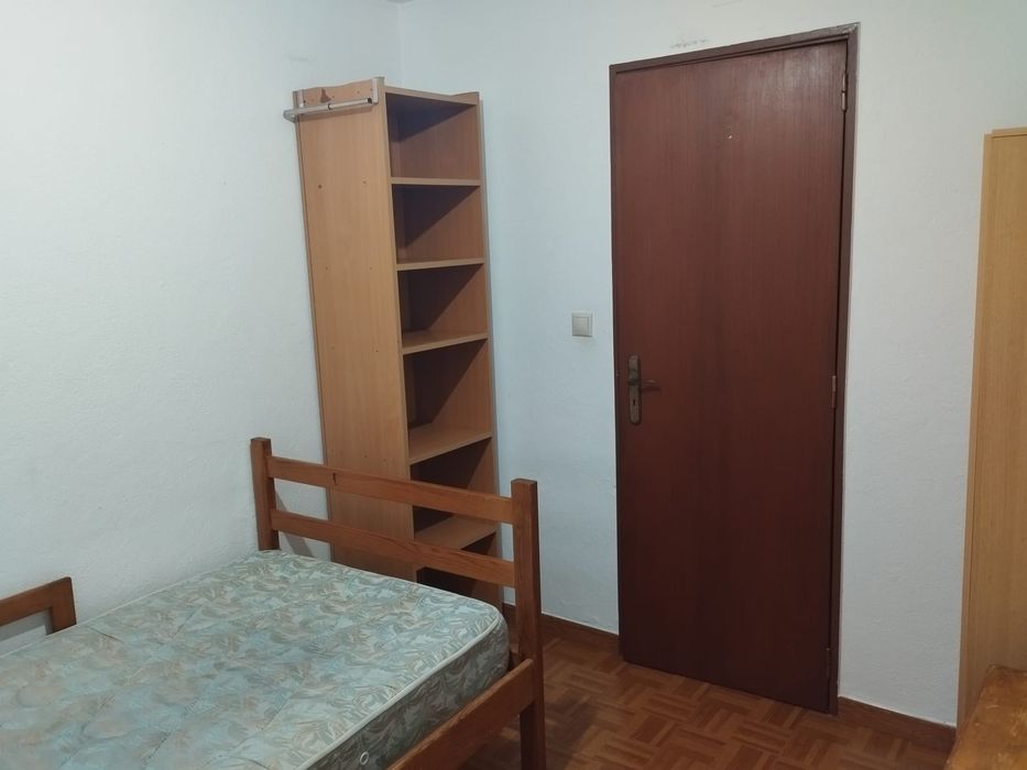 Quarto nos  olivais