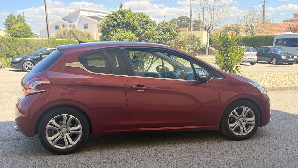 Peugeot 208  1.4  VTI  ACTIVE muito estimado, de garagem, particular , Nacional