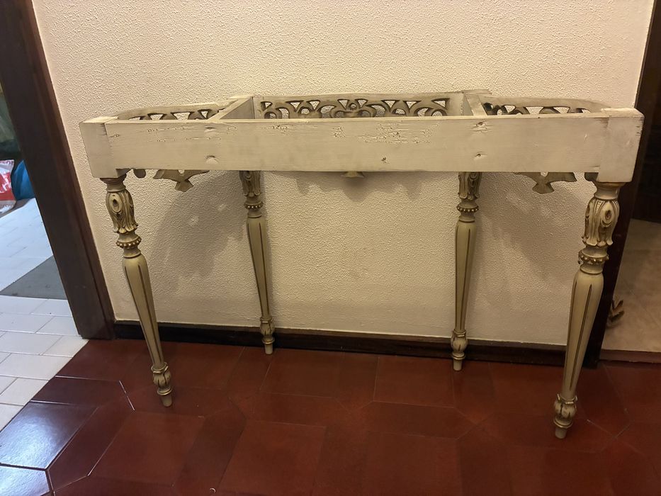 Consola /Crenêcia Sem a Pedra Mármore