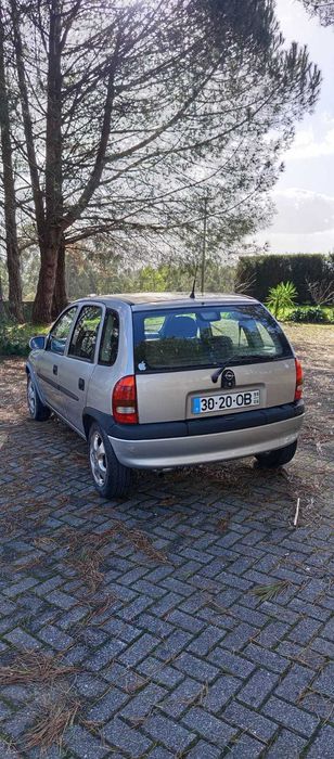 Opel Corsa B - Gasolina 1.2L 4cilindros com AC