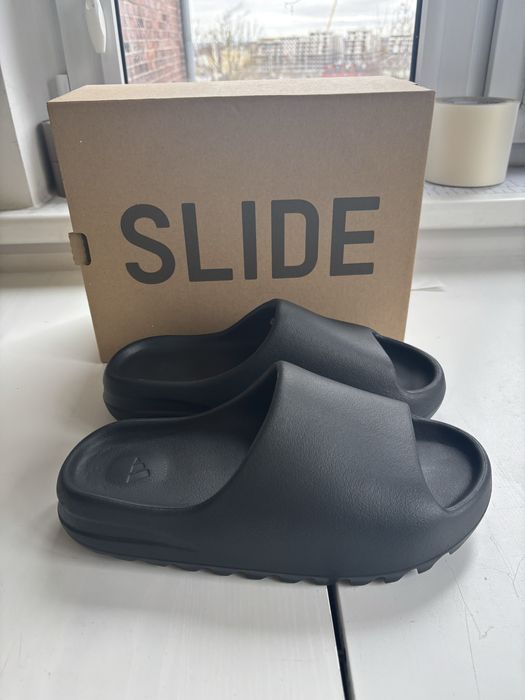 Yeezy slide onyx