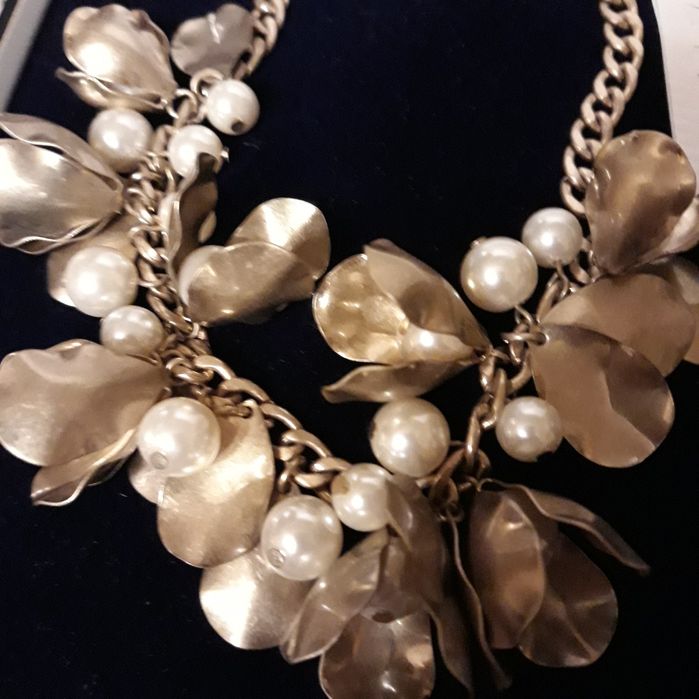 Kolię i agrafkę sprzedam