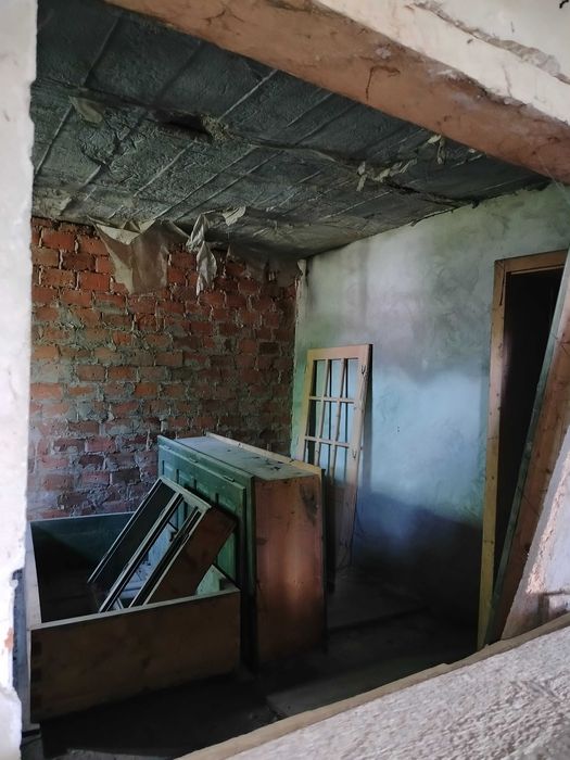 Продається недобудований будинок з великим підвальним гаражем на 3авто