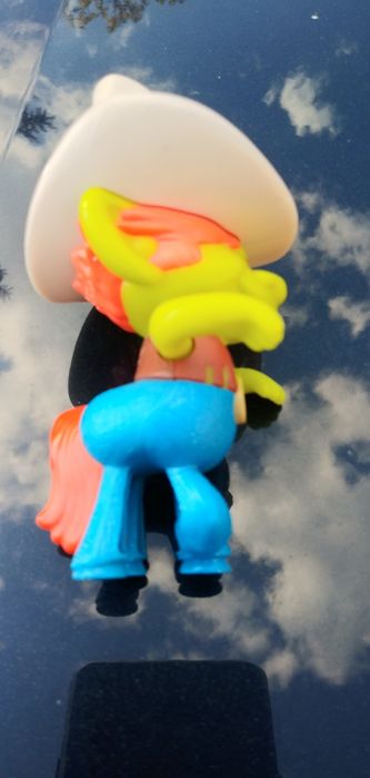 Zabawka Troll z McDonalds z 2019