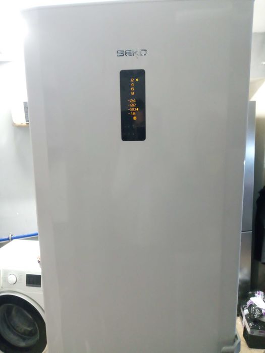 CN228220 półka drzwi balkonik do lod Beko