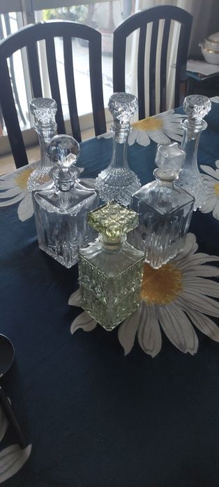 Crystal Set Comprising Multiple Pieces432432291104040964