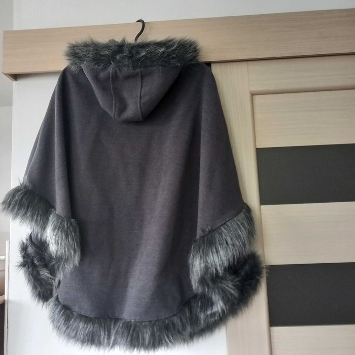 Шерстяне манто .