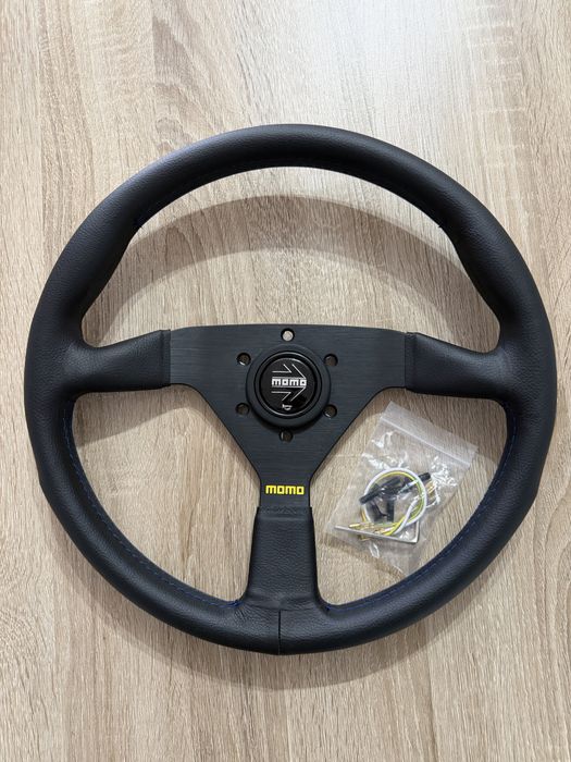 Volante MOMO 350MM