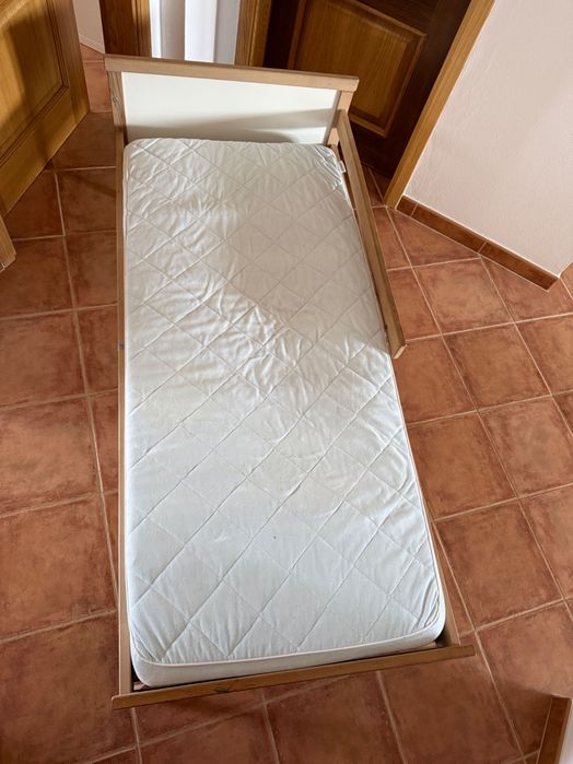 Cama criança IKEA + colchão