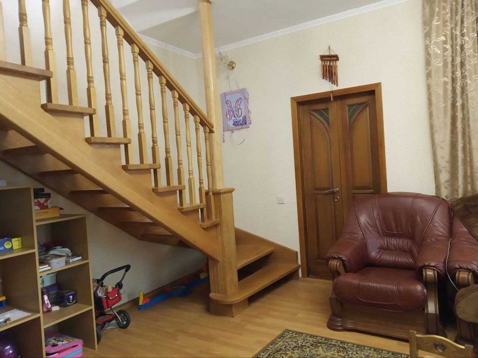 Старий Мерчик. Для сім'ї здається будинок 150м2. та 10+20 соток землі