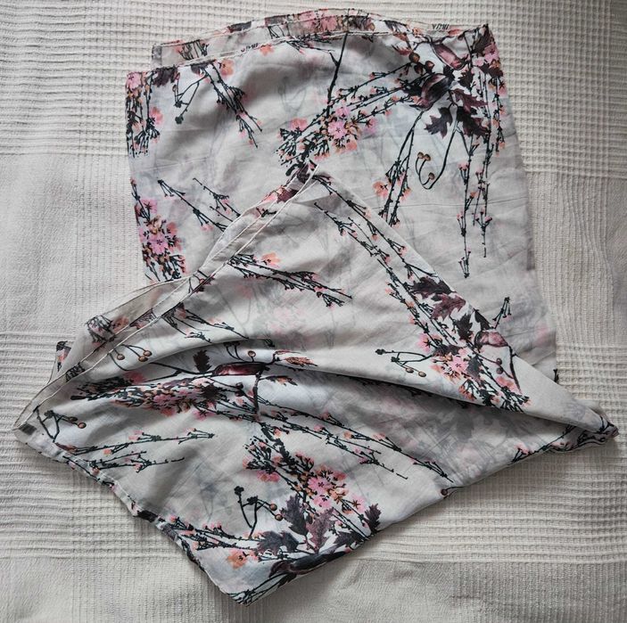 Komin, chusta H&M jak nowa beżowa w kwiatki