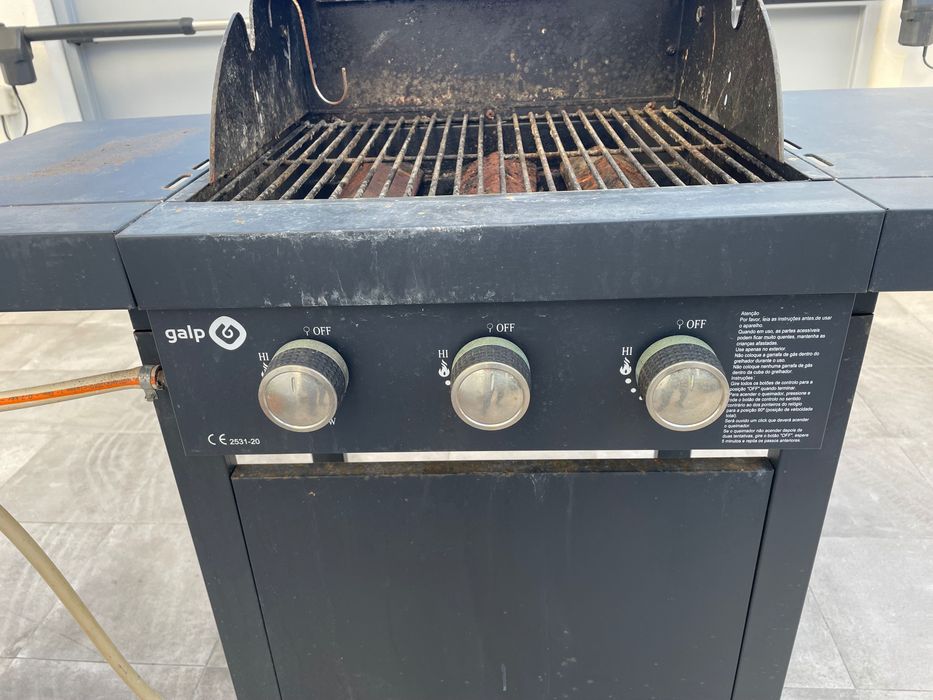 Grill a gás  usado