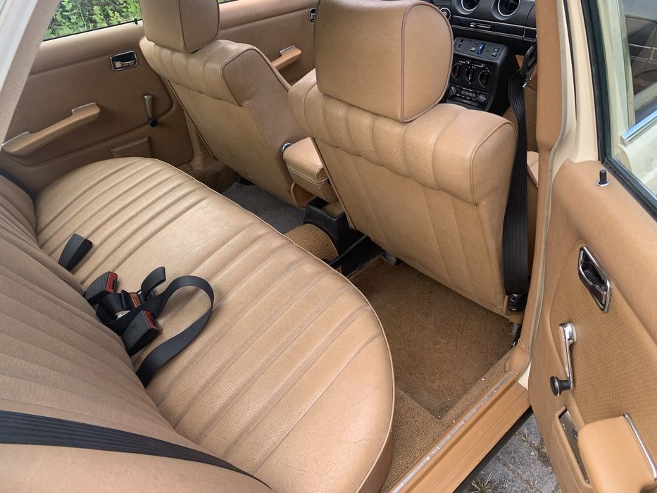 Mercedes 300d 123 — photo 3