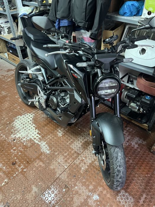 Mota Cb125r 2022