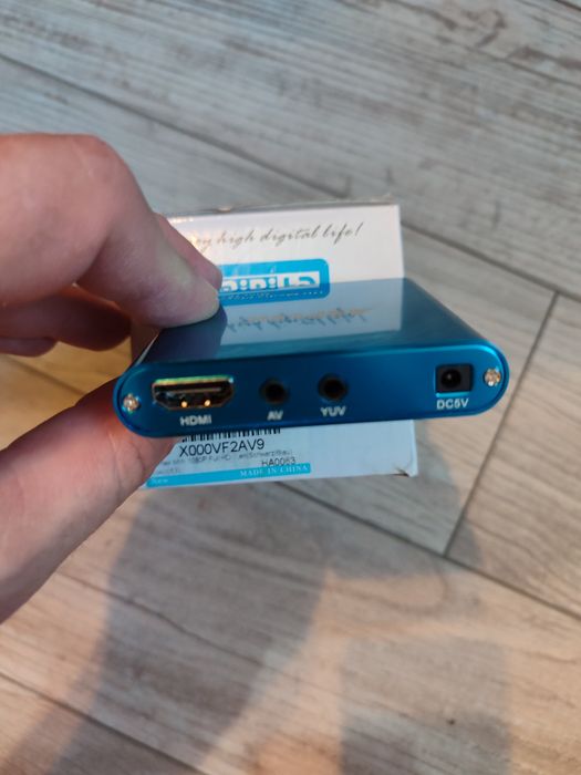 Cyfrowy odtwarzacz multimedialny Agptek