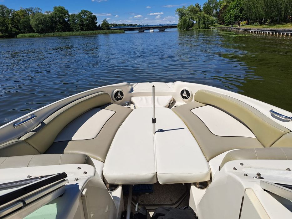 Łódż motorowa Sea Ray 240