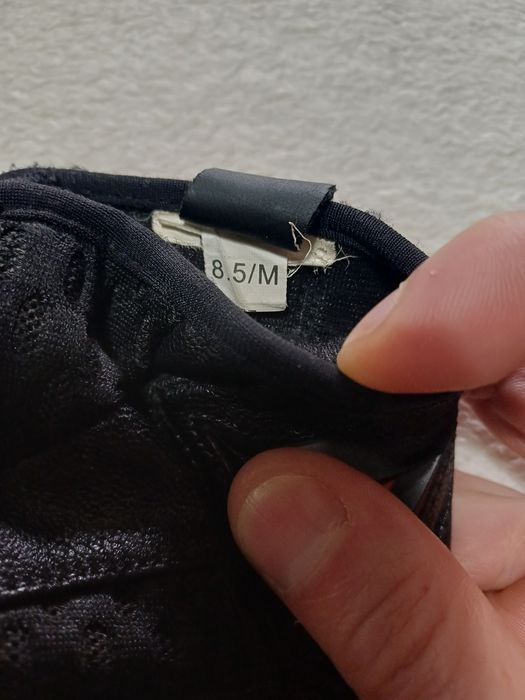 Luvas em pele da marca Dainese