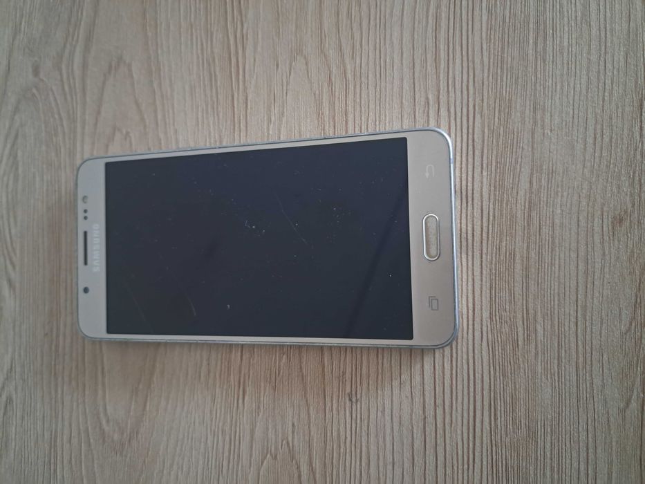 Samsung J5. 2016