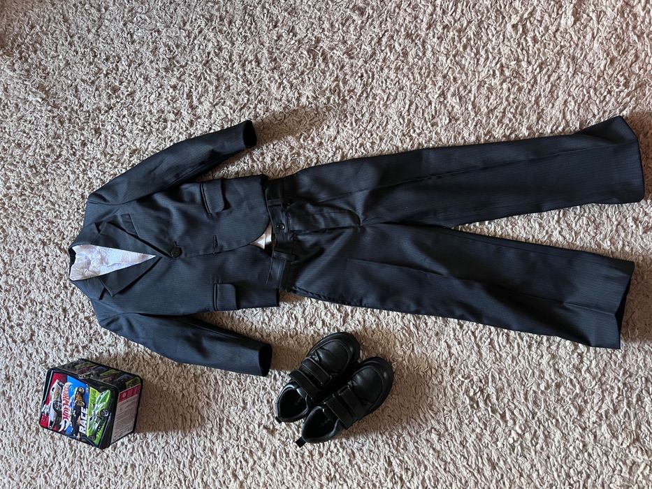 Костюм 116-122+ вишиванка+туфлі 31