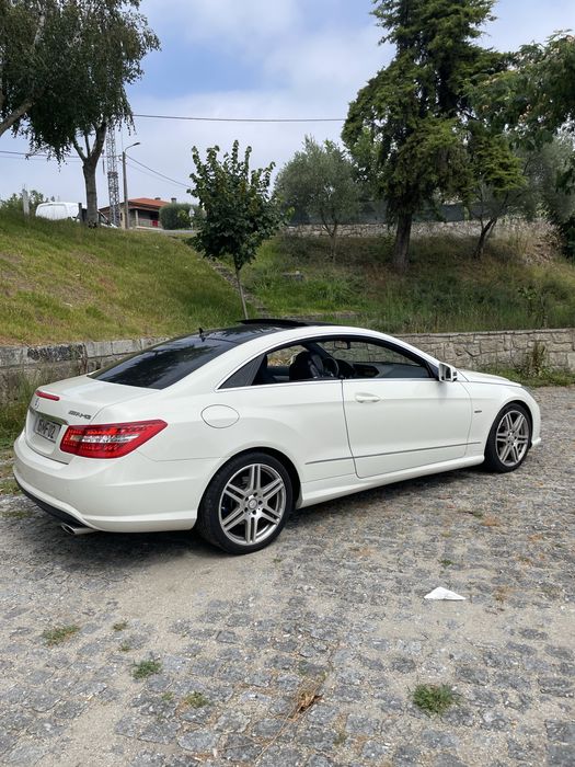 Mercedes E250 COUPE