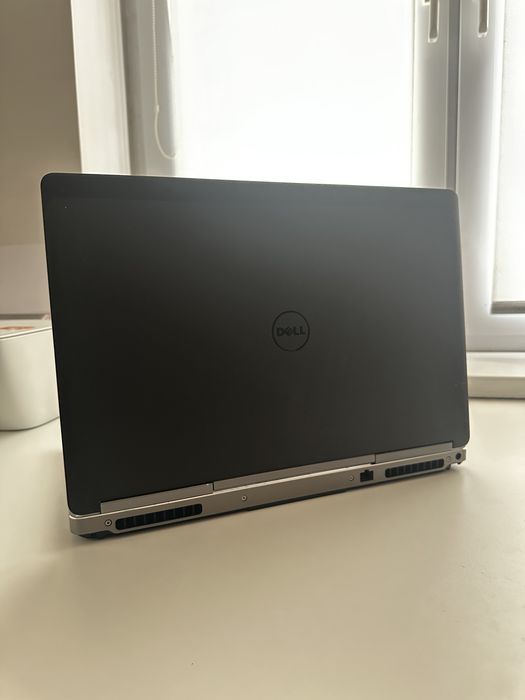 Dell Precision 7710 i7-6820HQ. 17.3 FullHD. Nvidia Quadro M4000M 4GB