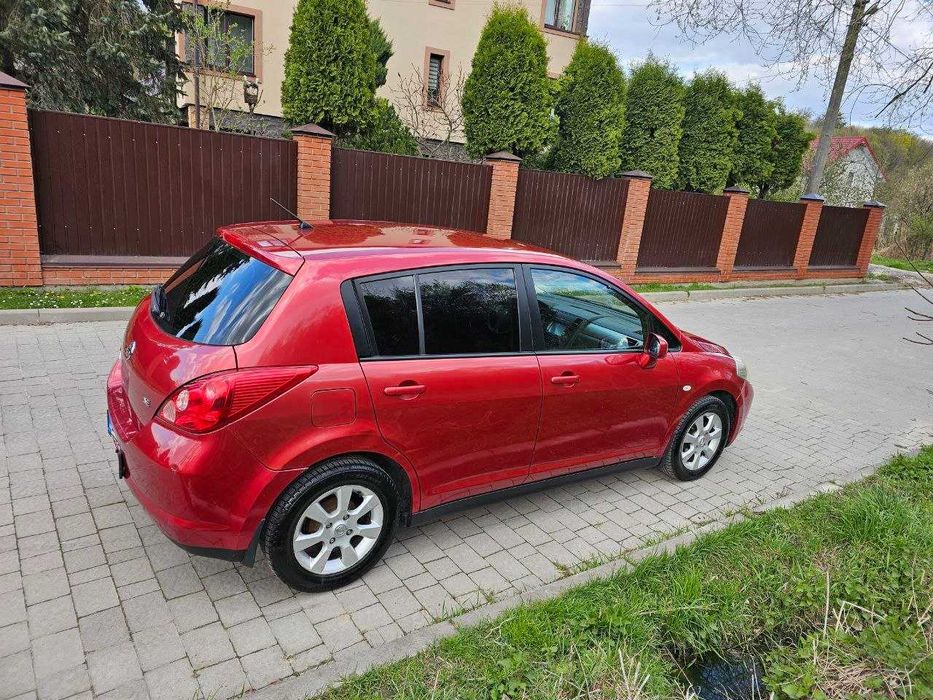 Nissan Tiida 2008 року