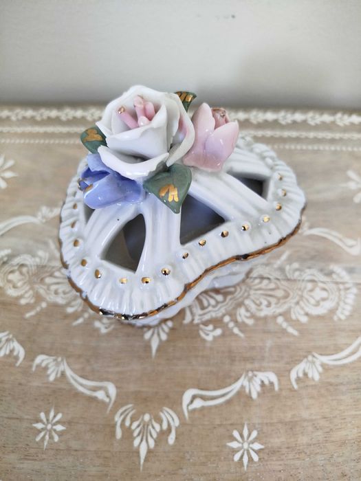 Caixa Guarda Jóias em Porcelana