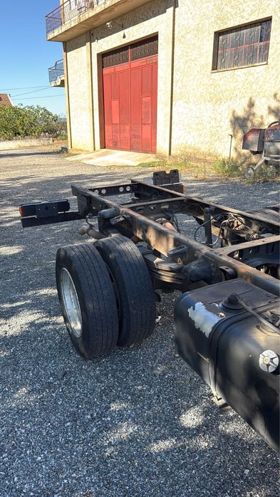 Toyota Dyna L  4.6cc pesada vendida em chassi