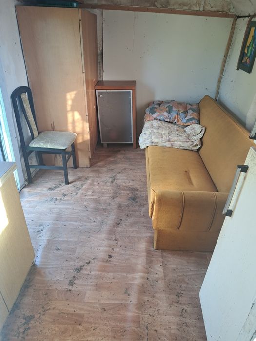 Przyczepa mieszkalna z tarasem  barakowóz