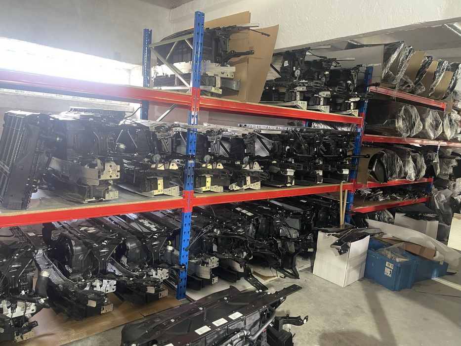 Передня панель телевізор радіатори BMW G05 G06 G07 X5 X6 X7 LCI