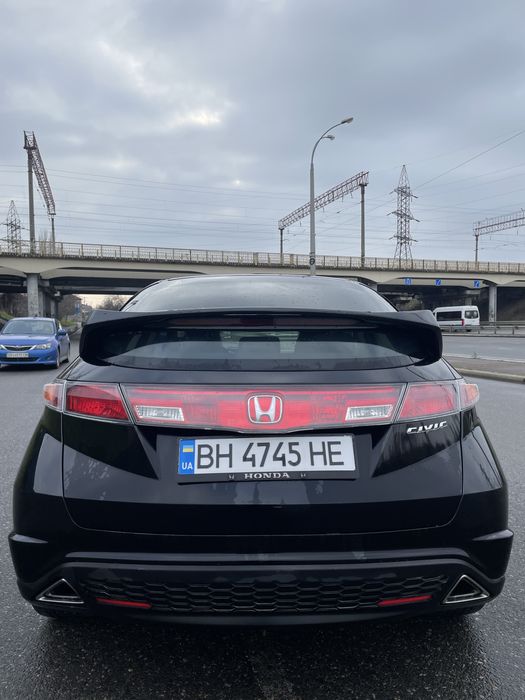 Honda Civic 5d 8 поколение