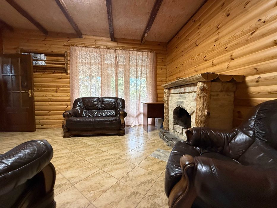 Продам приватний будинок з земельною ділянкою