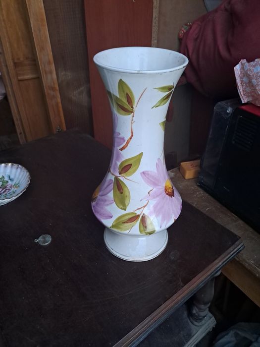 Jarra em loiça floral